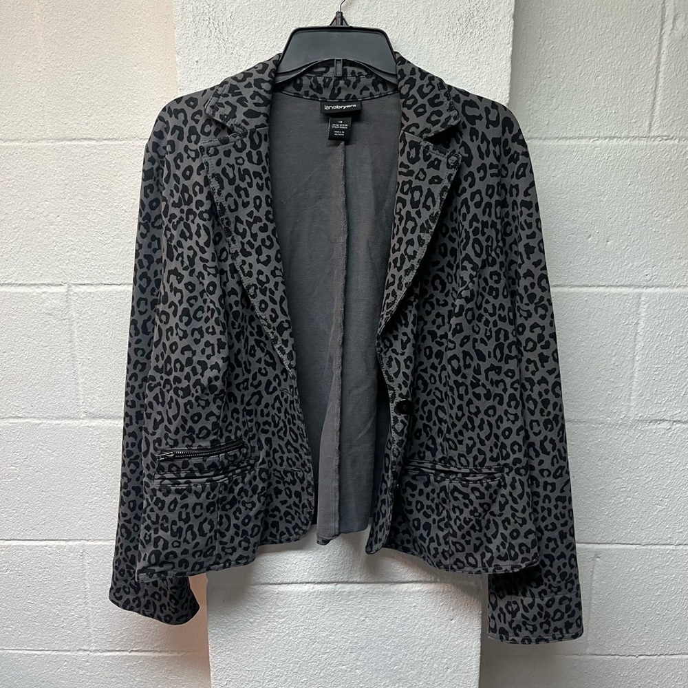 Lane Bryant Black and Gray Animal Print Blazer. Size 16